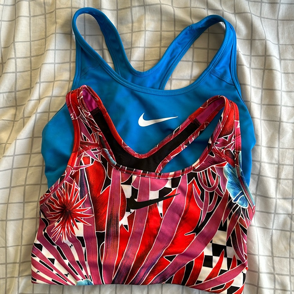 Nike sports bra bundle